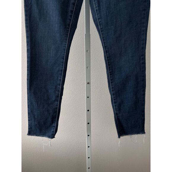 Polished Casual Levi’s Jeans 311 Shaping Skinny W29 L28 Dark Wash Raw Hem Ankle - Picture 15 of 15